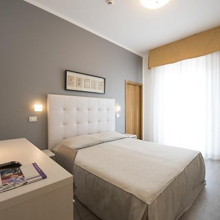 צ'סנטיקו Hotel Iride & Spa מראה חיצוני תמונה