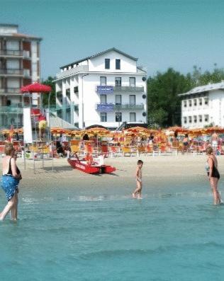 צ'סנטיקו Hotel Iride & Spa מראה חיצוני תמונה