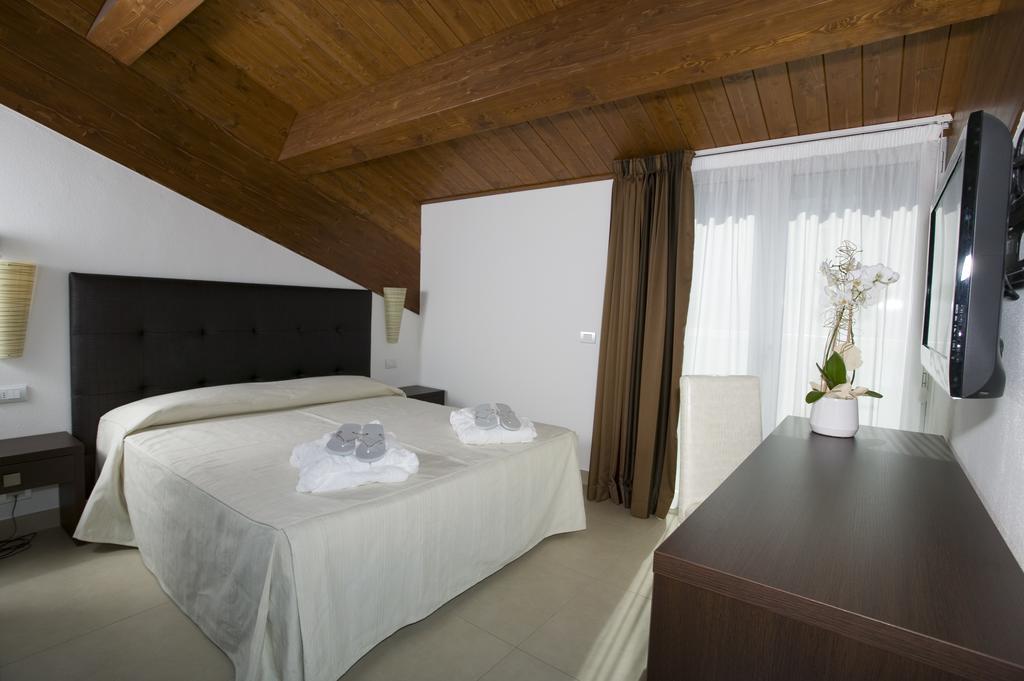 צ'סנטיקו Hotel Iride & Spa חדר תמונה