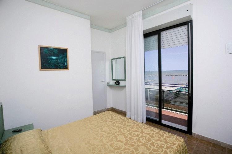 צ'סנטיקו Hotel Iride & Spa מראה חיצוני תמונה