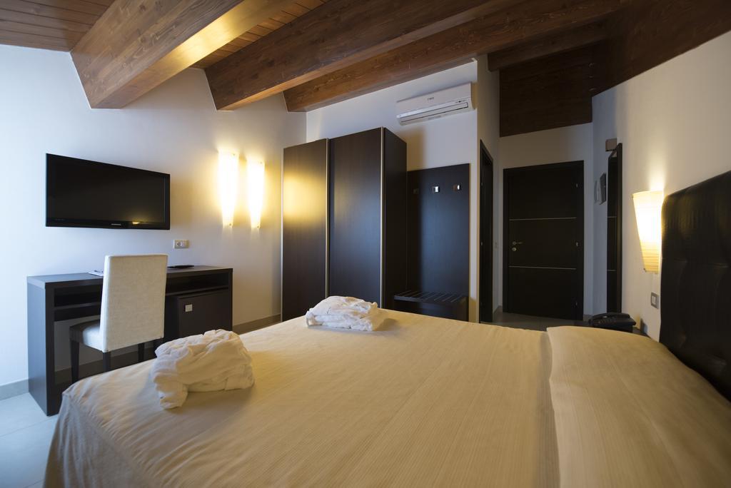 צ'סנטיקו Hotel Iride & Spa מראה חיצוני תמונה