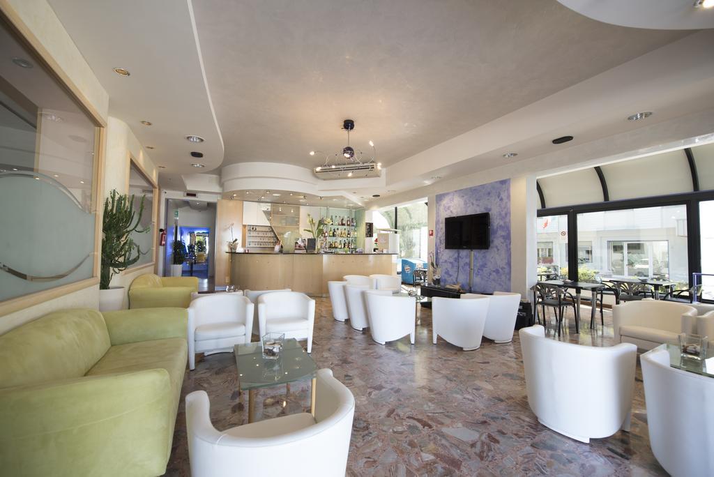 צ'סנטיקו Hotel Iride & Spa מראה חיצוני תמונה